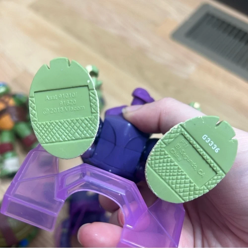 Teenage Mutant Ninja Turtle Action Figure Bundle Donatello Leonardo Transformer